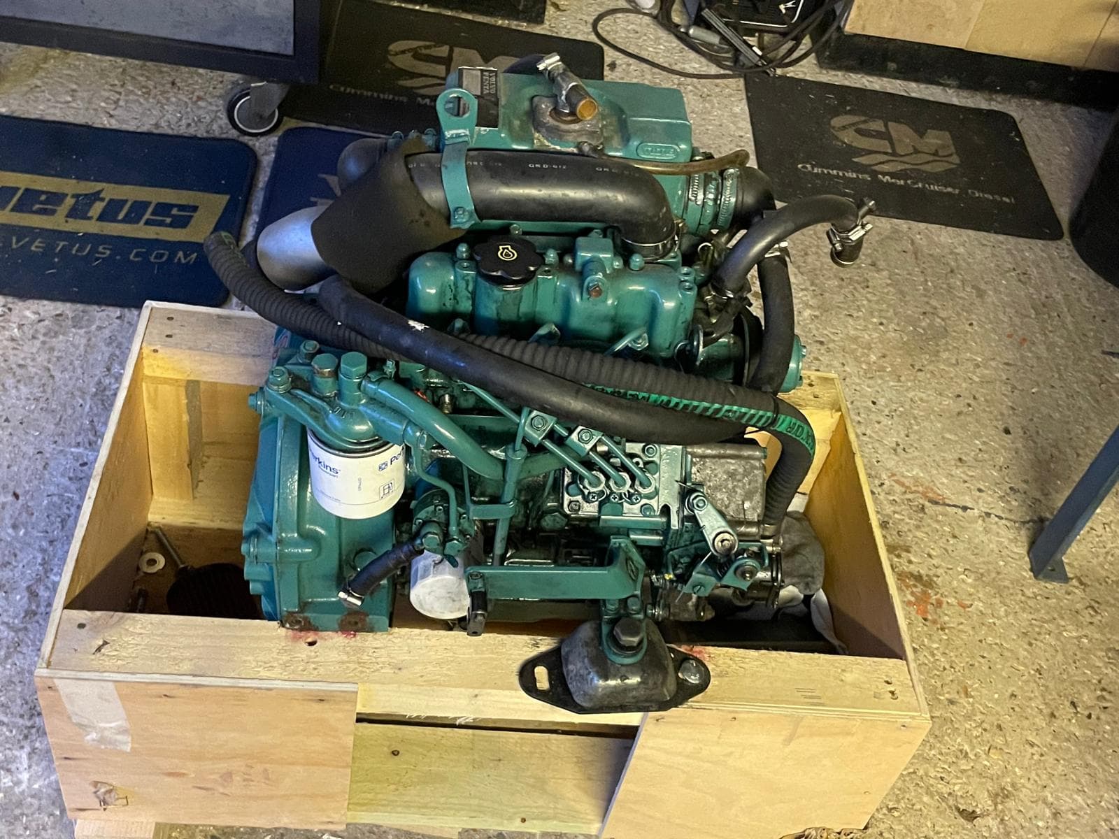 Marine diesel engine photo 1